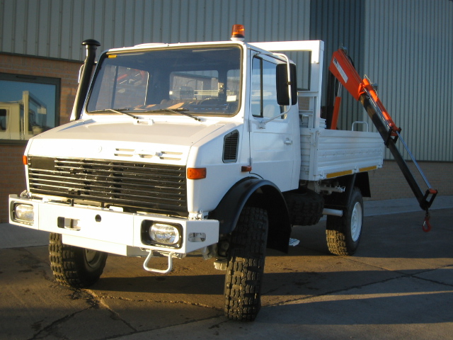 Ex Military - 11809 – Mercedes Unimog U1300L crane truck