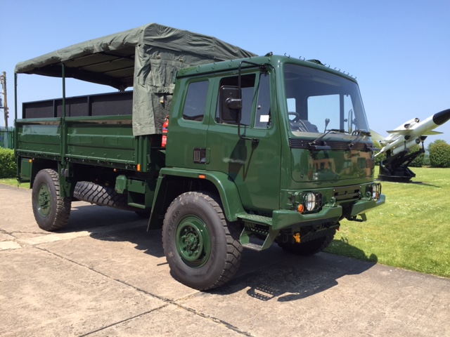 Ex Military - 40074 – Leyland Daf T45 4×4 Personnel Carrier / shoot vehicle with Canopy & Seats